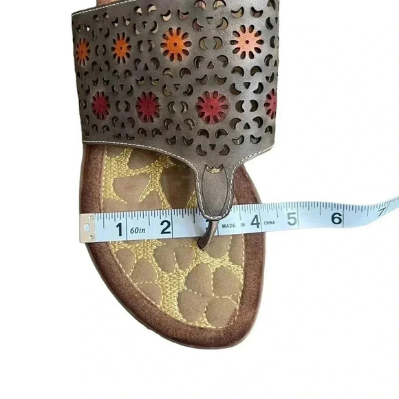 Elite by Corky’s Dominican Perforated Leather Gray Women’s Flat Sandal size 9 - Picture 13 of 15